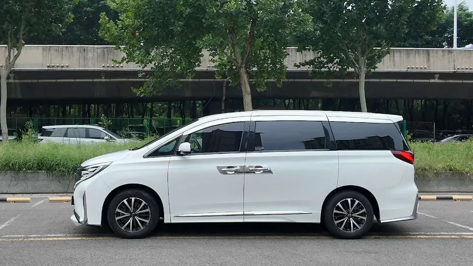 GAC Trumpchi M8 Trumpchi M8 2021 Lingxiu Series 390T Premium Edition 2022 — thumbnail 3