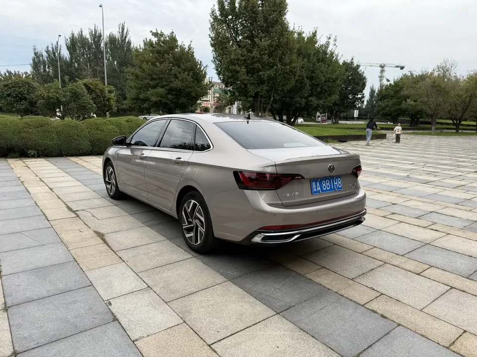 Volkswagen Sagitar 2023 Sagitar 200TSI DSG Flying Edition 2024 — миниатюра 4