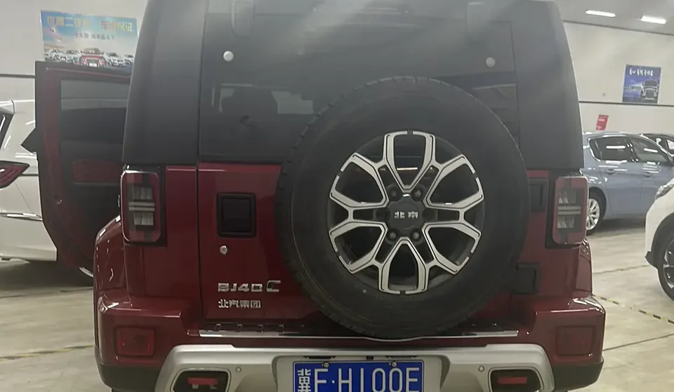 BAIC Beijing Off-road BJ40 2.0T Automatic 4WD Touring Tower Champion Edition 2022 — миниатюра 2