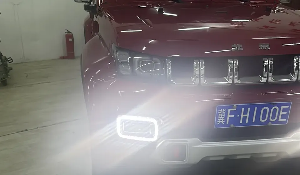 BAIC Beijing Off-road BJ40 2.0T Automatic 4WD Touring Tower Champion Edition 2022 — миниатюра 4