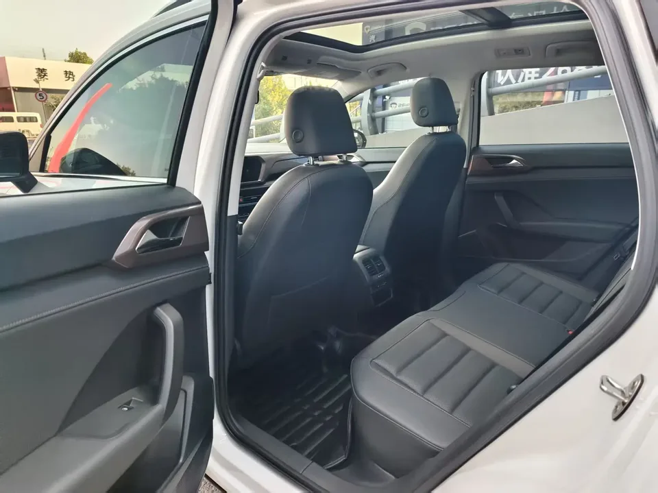 Volkswagen Tharu 330TSI four-wheel drive luxury version 2022 — миниатюра 3