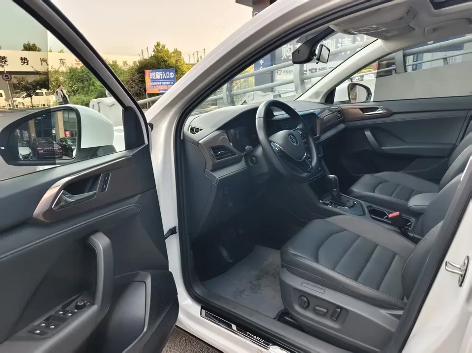 Volkswagen Tharu 330TSI four-wheel drive luxury version 2022 — миниатюра 5