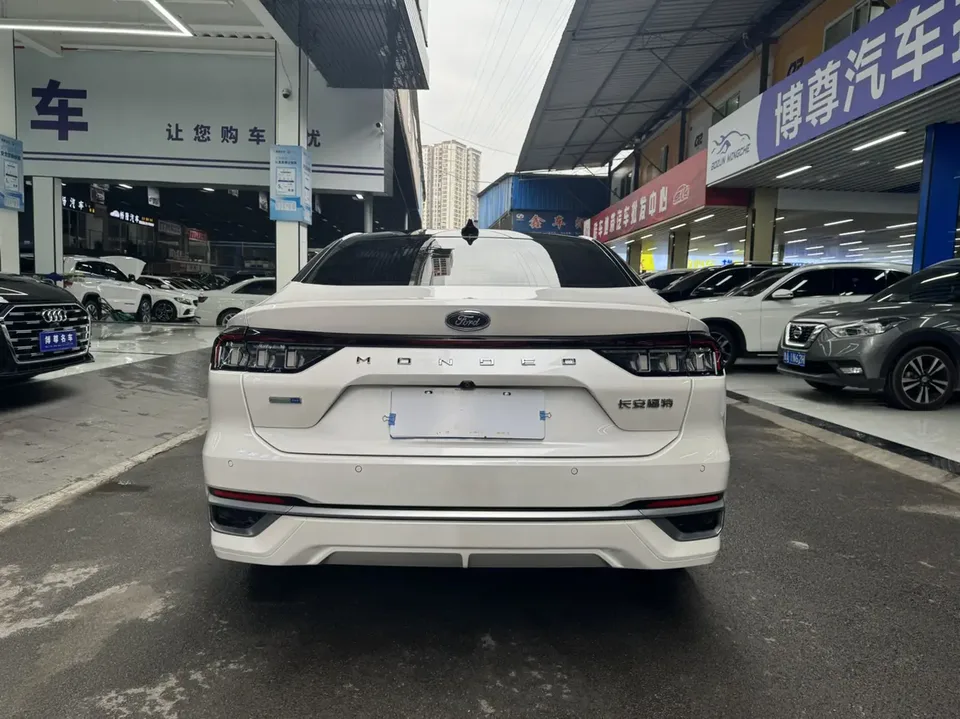 Ford Mondeo EcoBoost 245 Extreme Edition 2023 — миниатюра 2