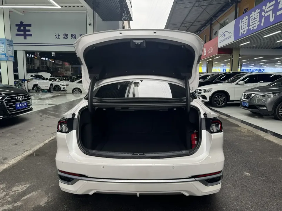 Ford Mondeo EcoBoost 245 Extreme Edition 2023 — миниатюра 4