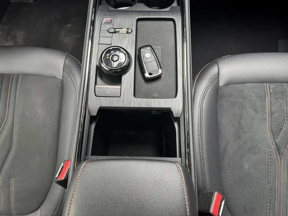 Ford Mondeo EcoBoost 245 Extreme Edition 2023 — миниатюра 5