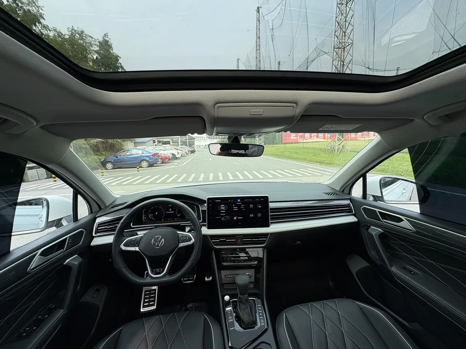 Volkswagen Tiguan L Tiguan L 2023 facelift 330TSI 2WD R-Line Enjoy Edition 2024 — thumbnail 3