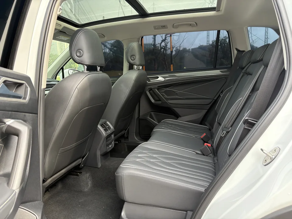 Volkswagen Tiguan L Tiguan L 2023 facelift 330TSI 2WD R-Line Enjoy Edition 2024 — thumbnail 4