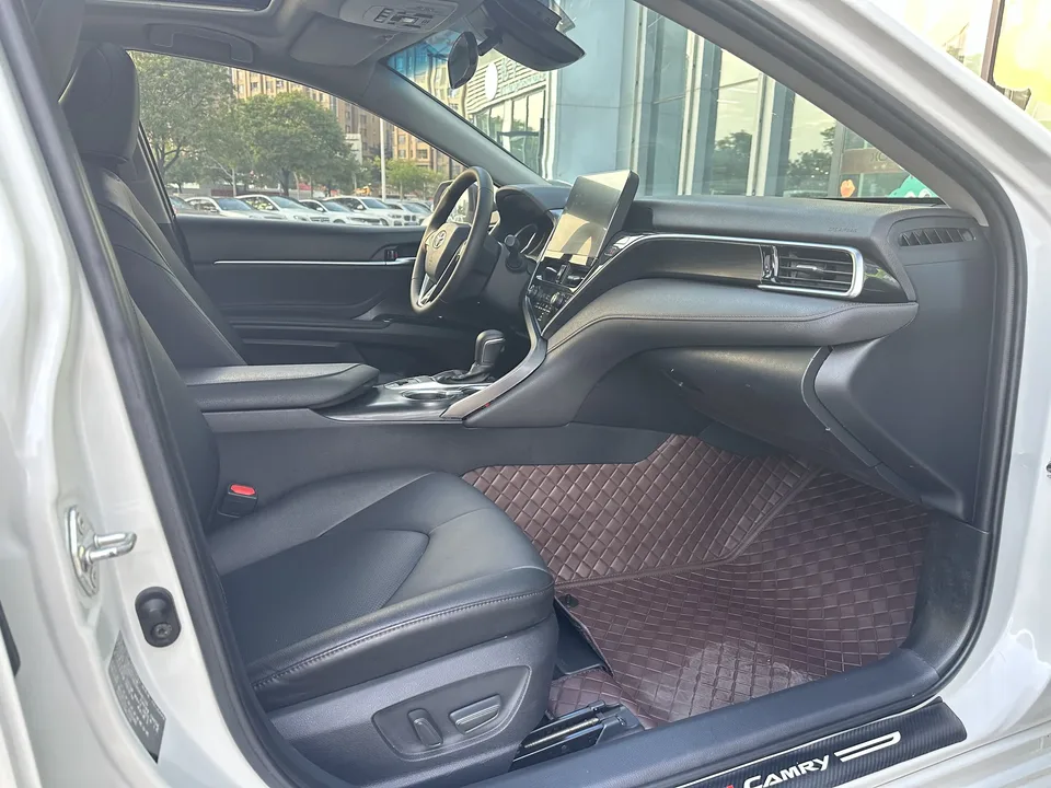 Toyota Camry 2.0G Deluxe Edition 2022 — миниатюра 3