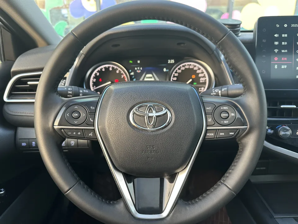 Toyota Camry 2.0G Deluxe Edition 2022 — миниатюра 4