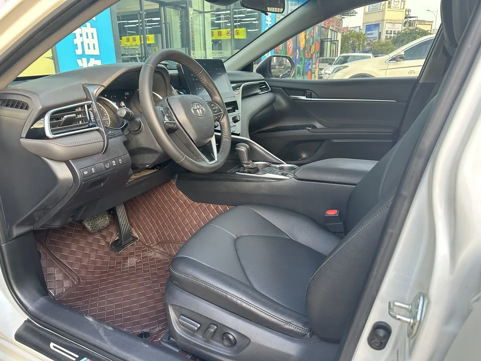 Toyota Camry 2.0G Deluxe Edition 2022 — миниатюра 5