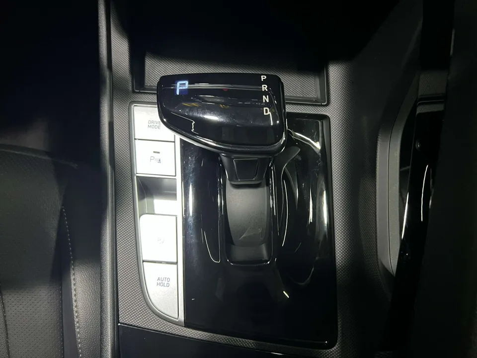 Hyundai Elantra 1.5L CVT GLX Elite Edition 2023 — миниатюра 4