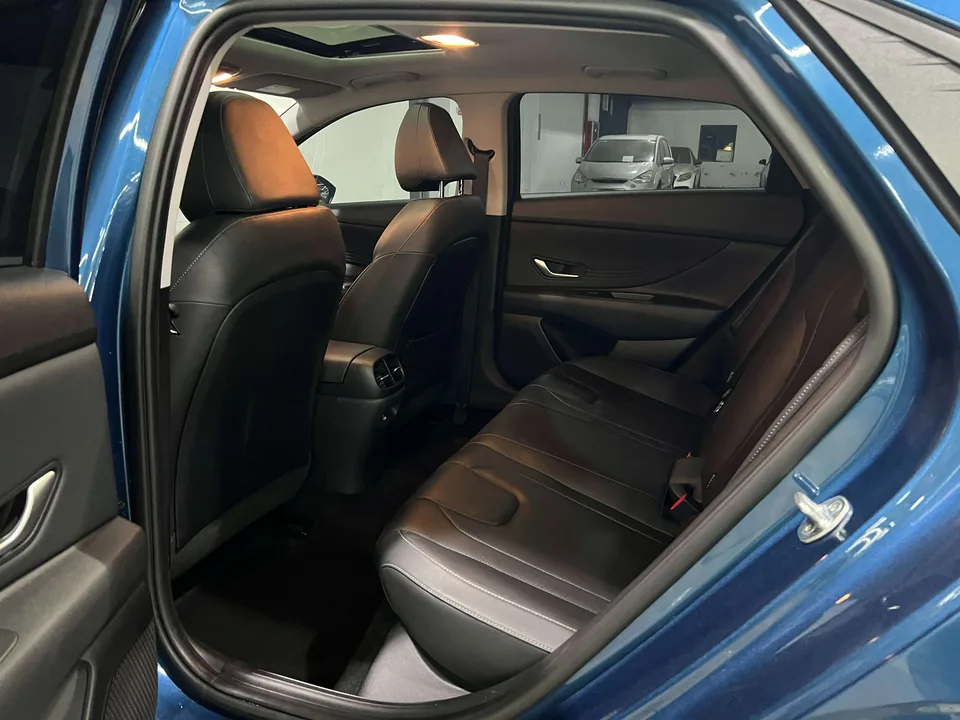 Hyundai Elantra 1.5L CVT GLX Elite Edition 2023 — миниатюра 5