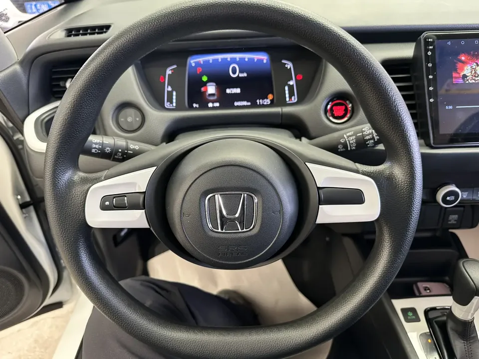 Honda FIT 1.5L CVT Trendy Sunroof Edition 2023 — миниатюра 4