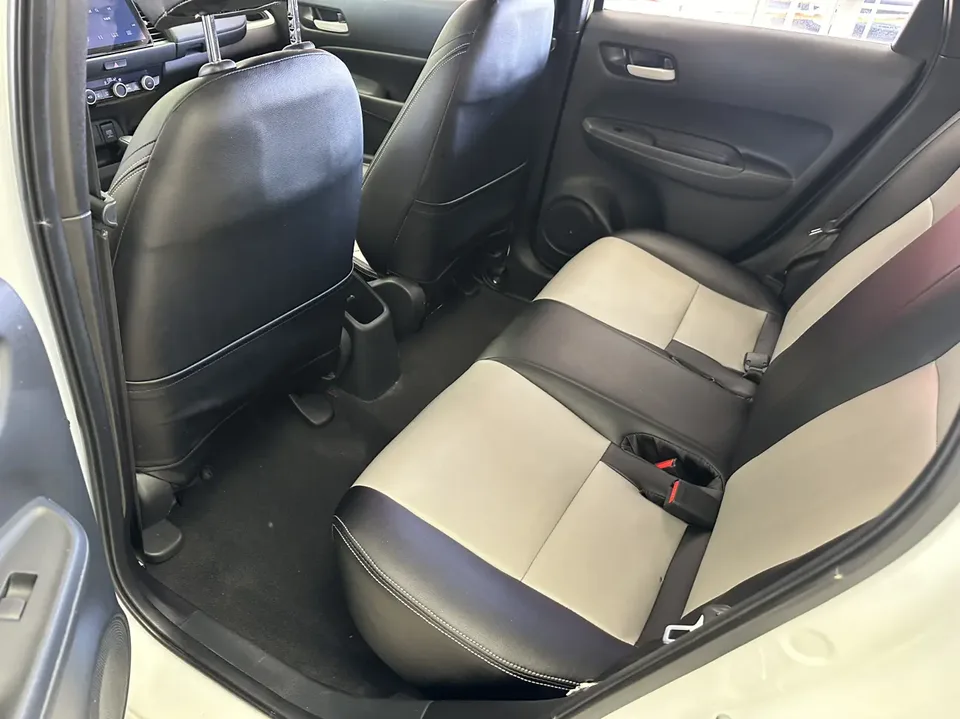 Honda FIT 1.5L CVT Trendy Sunroof Edition 2023 — миниатюра 5