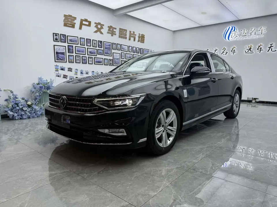 Volkswagen Magotan 2025