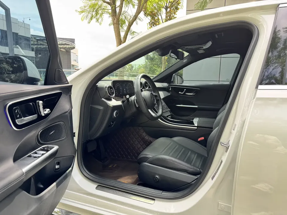 Mercedes-Benz C-Class Mercedes Benz C Class 2023 Facelifted C 200 L Sport 2023 — thumbnail 5
