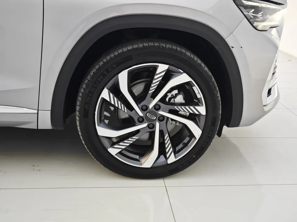 Geely Monjaro 2.0TD High Power Automatic 2WD Flagship Model 2024 — миниатюра 3