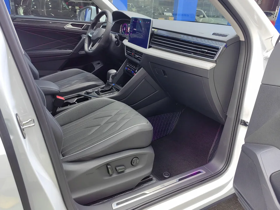 Volkswagen Tiguan L Tiguan L 2023 facelift 380TSI 4WD R-Line Enjoy Edition 7-seater 2024 — thumbnail 3
