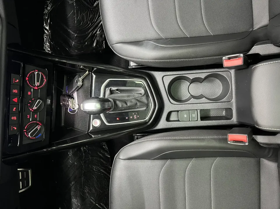 Jetta VS7 Jetta VS7 2022 Black Front Edition 1.4T Automatic Glory Edition Pro 2022 — миниатюра 4