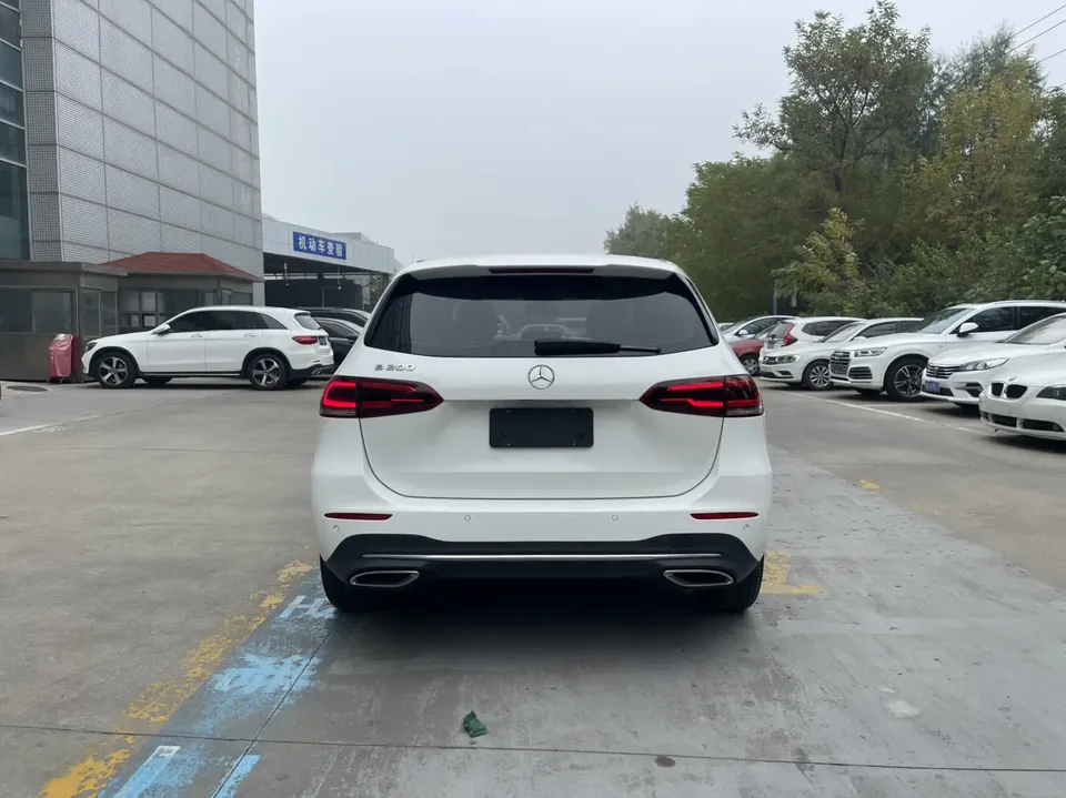 Mercedes-Benz Mercedes Benz B Class Mercedes-Benz B-Class 2023 B 200 Fashion Edition 2022 — миниатюра 2