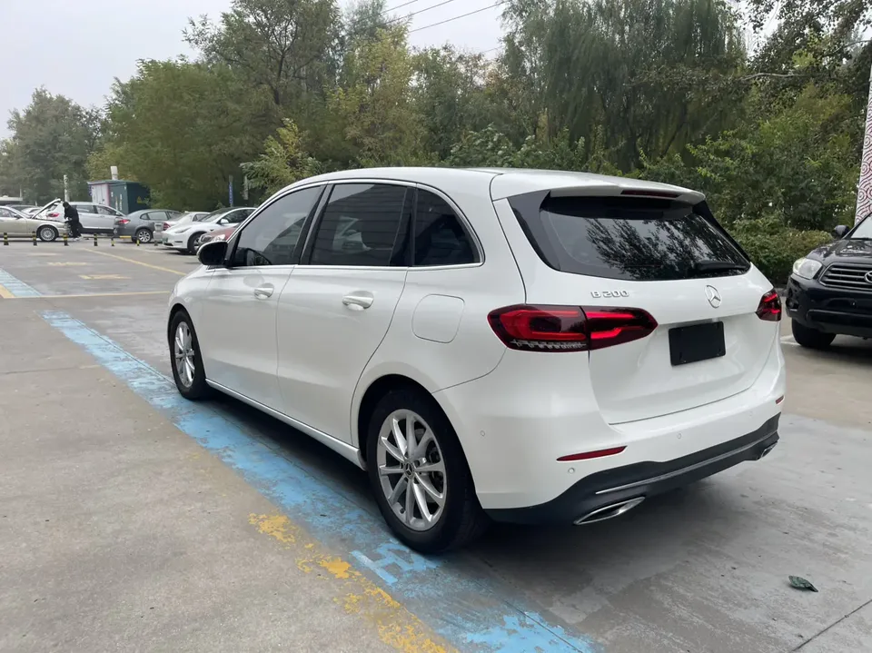 Mercedes-Benz Mercedes Benz B Class Mercedes-Benz B-Class 2023 B 200 Fashion Edition 2022 — миниатюра 4