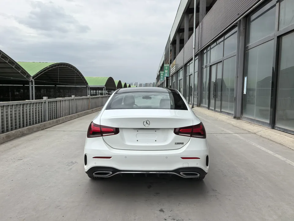 Mercedes-Benz Mercedes Benz A Class second facelift A 200 L sports sedan fashion version 2023 — миниатюра 2