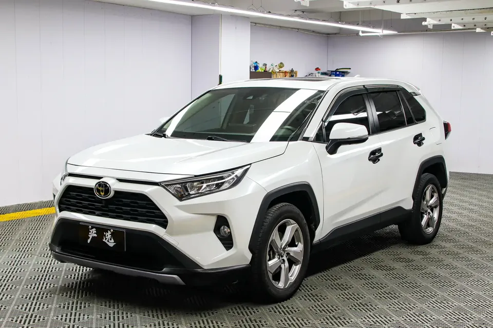 Toyota RAV4 RAV4 2022 2.0L CVT 4WD Fashion PLUS Edition 2022 — photo 1, buy with delivery to Moscow