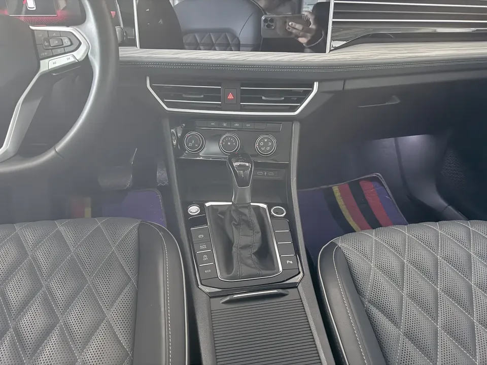 Volkswagen Sagitar Sagitar 2023 2023 Sagitar 300TSI DSG Excellence Edition 2023 — thumbnail 4