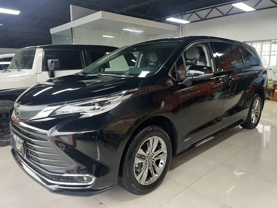 Toyota Sienna Senna 2024 Hybrid 2.5L Comfort Edition 2024 — photo 1, buy with delivery to Moscow