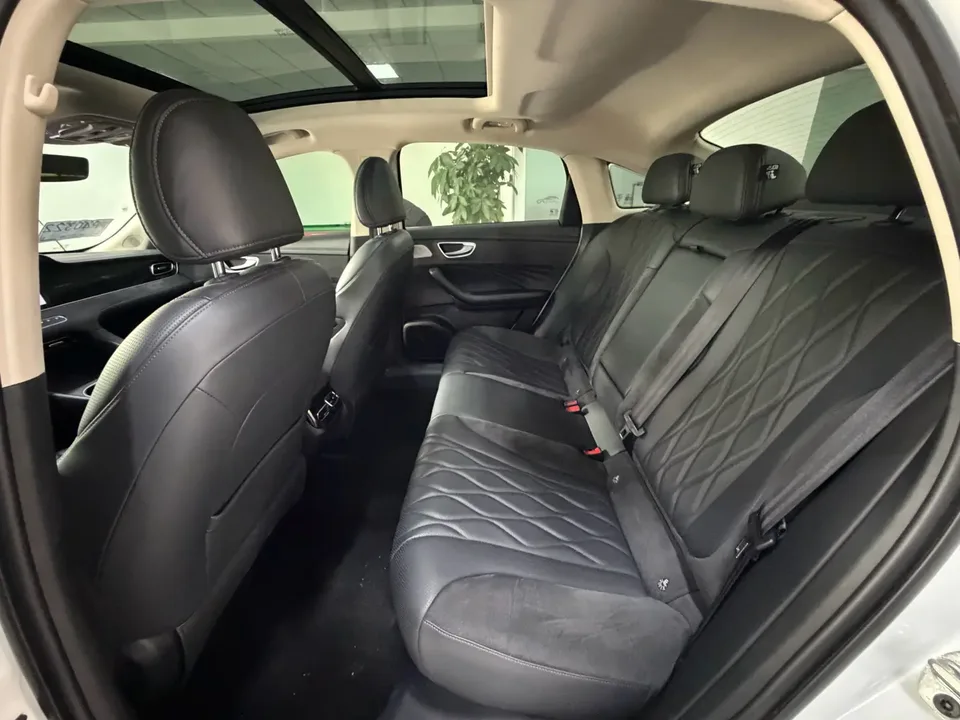 Roewe D7 EV 510 rear-wheel drive excellent version 2023 — миниатюра 3
