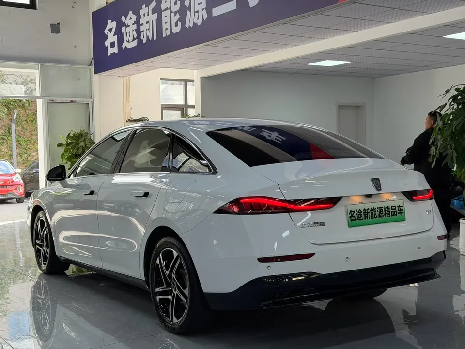 Roewe D7 EV 510 rear-wheel drive excellent version 2023 — миниатюра 4