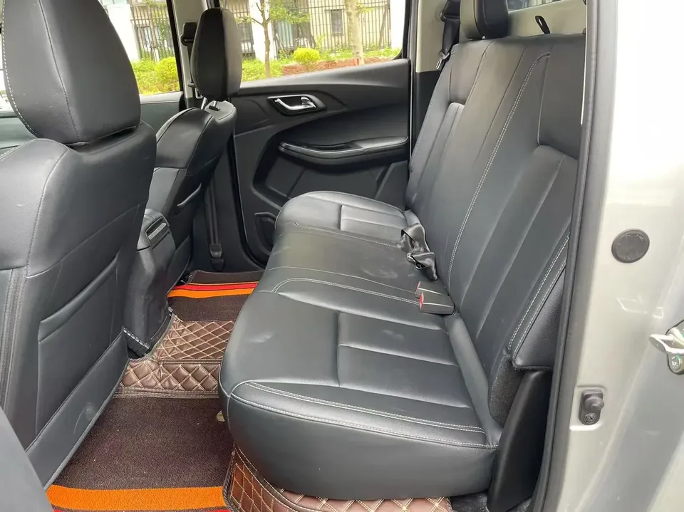 Jiangling Bible 2.5T Manual Diesel Four-wheel Drive Comfort Edition Standard Wheelbase 2023 — миниатюра 3