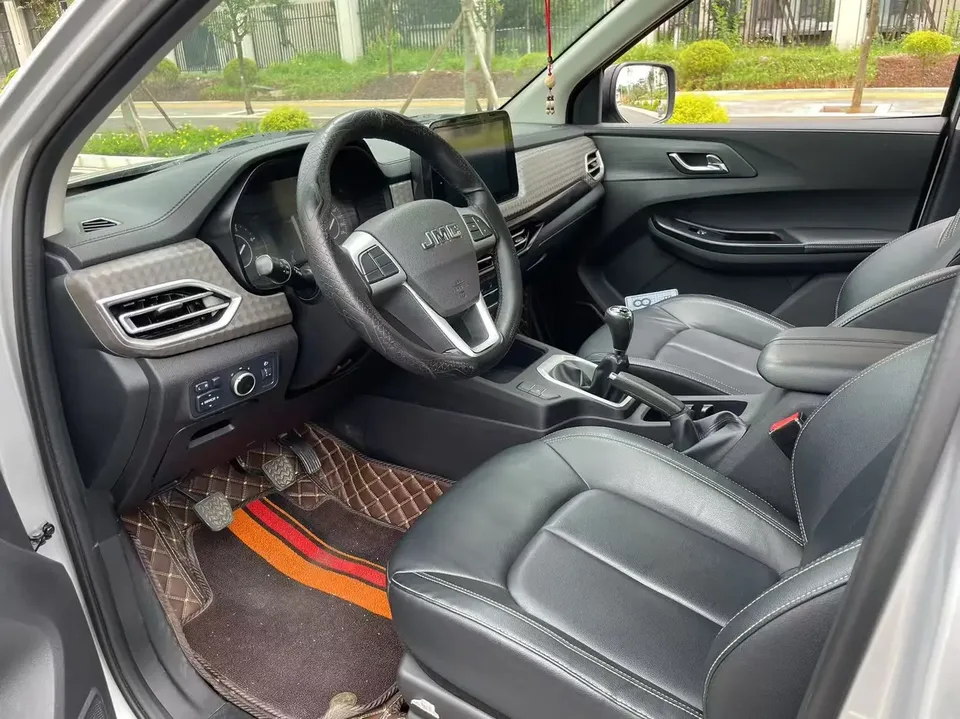 Jiangling Bible 2.5T Manual Diesel Four-wheel Drive Comfort Edition Standard Wheelbase 2023 — миниатюра 5
