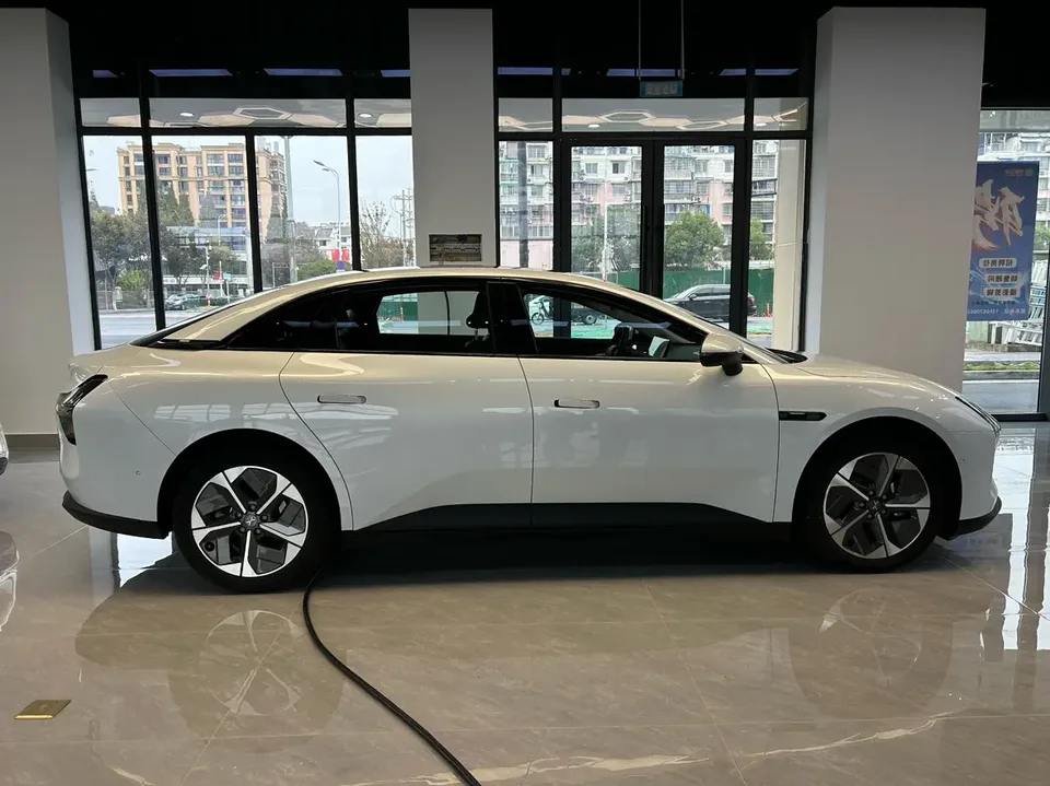 XPeng Xiaopeng MONA M03 515 Long Range Edition 2025 — миниатюра 2