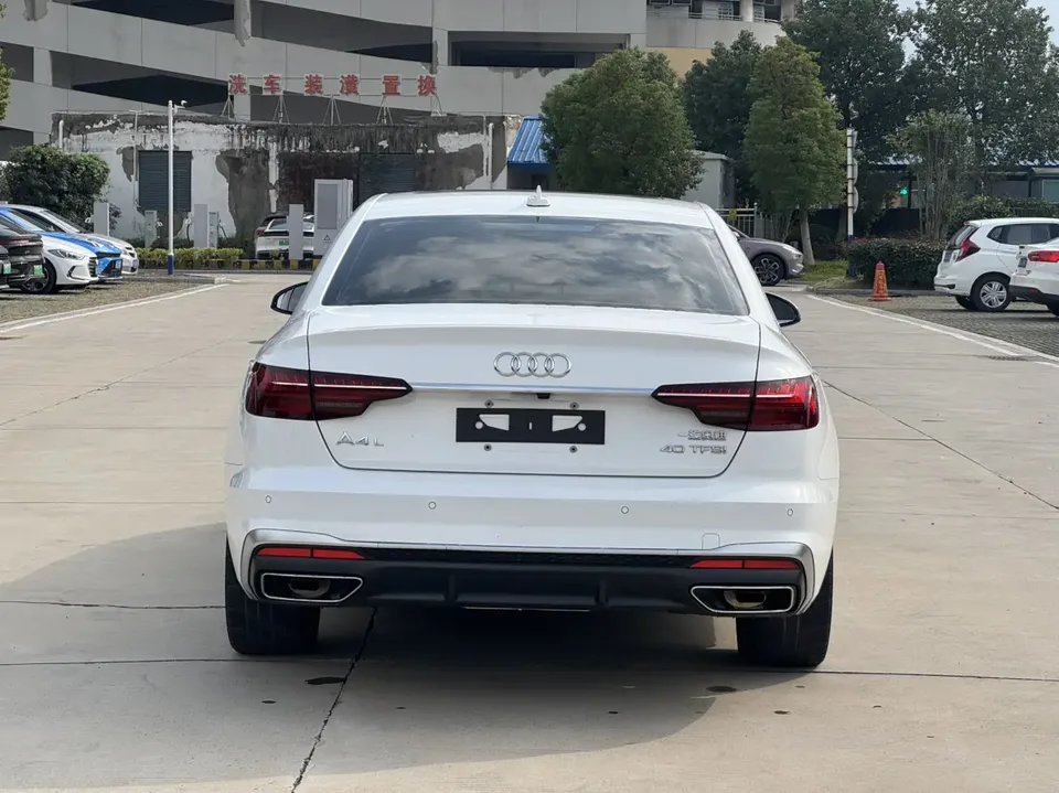 Audi a4 l Audi A4L 2022 40 TFSI Fashion Dynamic Edition 2022 — миниатюра 2