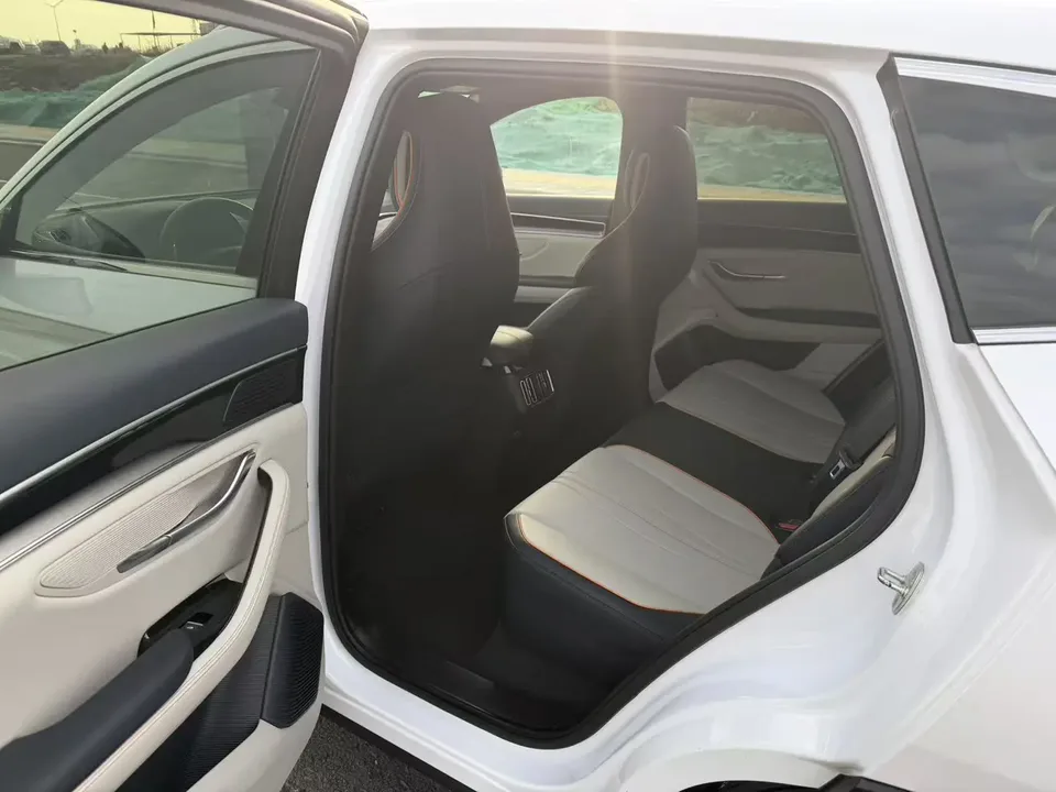 BYD Song PLUS DM DM-i 110KM 2WD flagship model 2023 — миниатюра 4