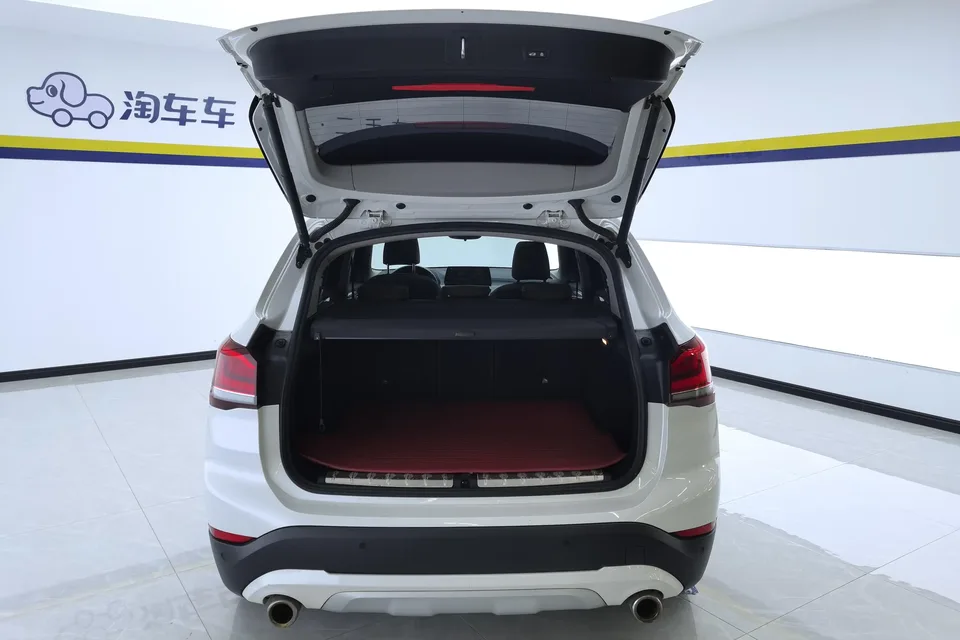 BMW X1 BMW X1 2022 xDrive25Li Exclusive Model 2023 — миниатюра 5