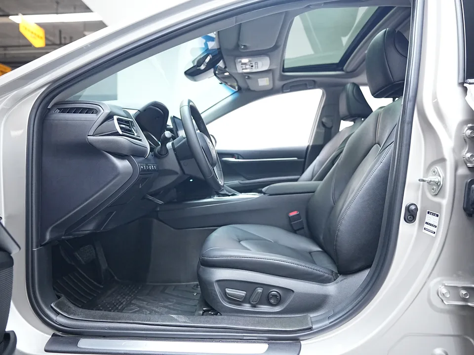Toyota Camry 2.0G Deluxe Edition 2023 — миниатюра 5