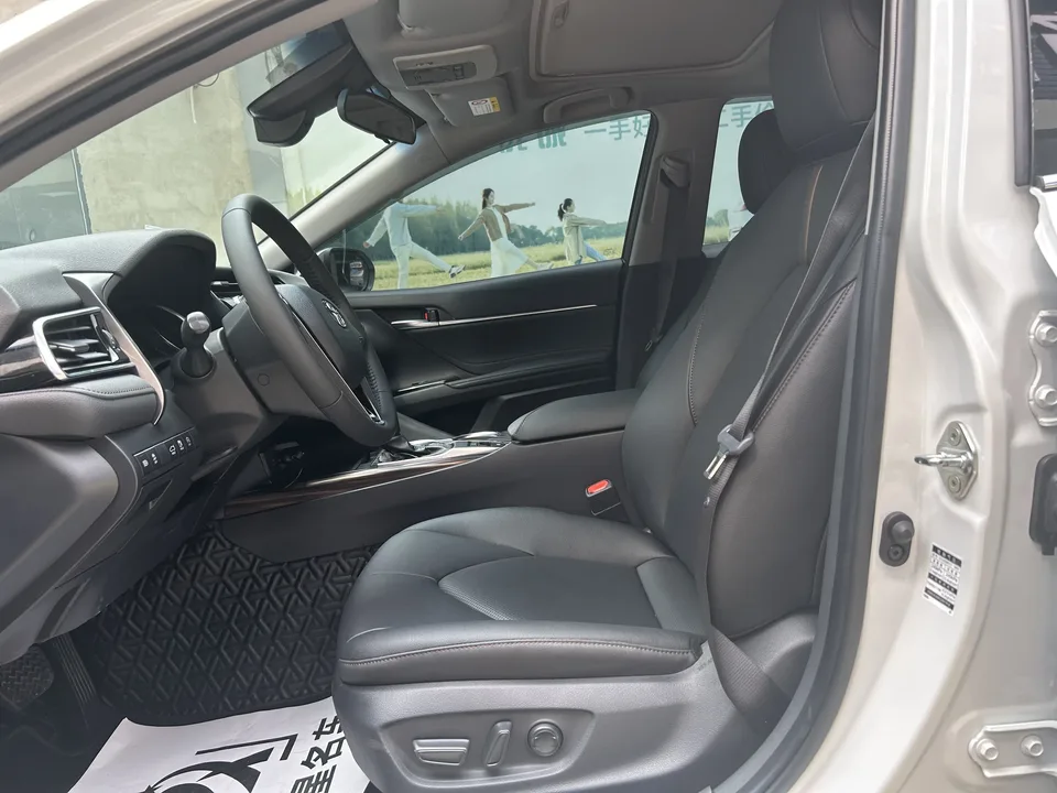 Toyota Camry 2.0G Deluxe Edition 2023 — миниатюра 5