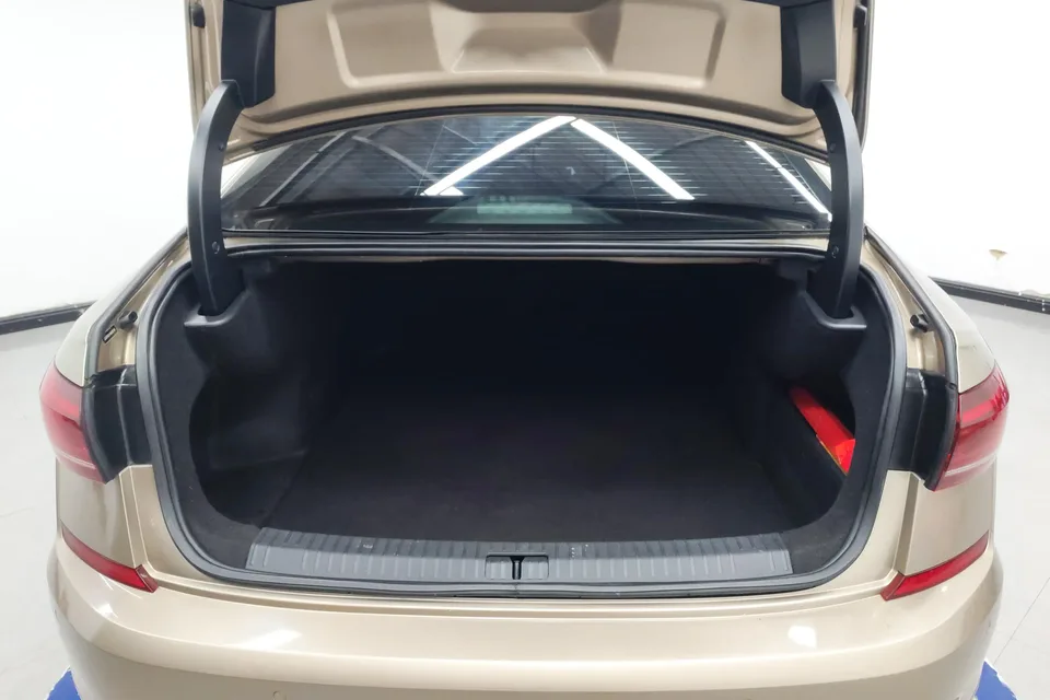 Volkswagen Passat Passat 2022 330TSI Elite Edition 2023 — миниатюра 5