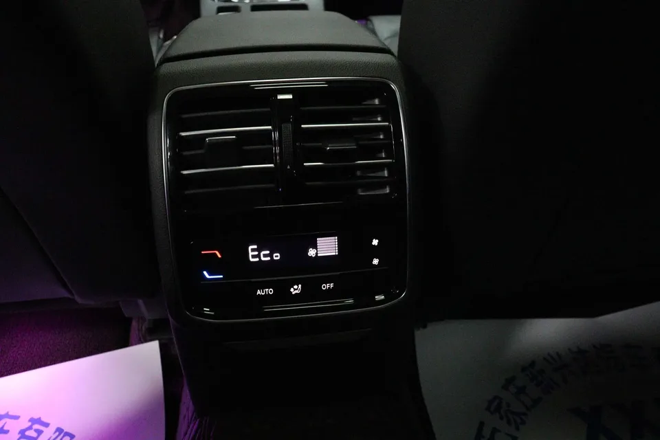 Volkswagen Magotan GTE plug-in hybrid Magotan GTE 2022 luxury model 2023 — миниатюра 3