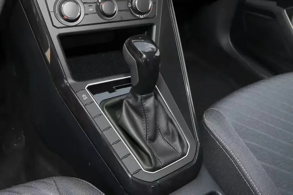 Volkswagen Lavida Lavida 2025 New 1.5L Outstanding New Edition 2025 — миниатюра 3