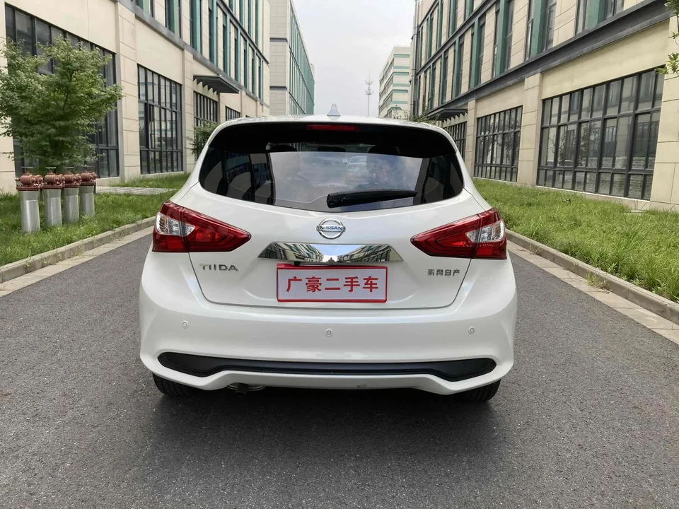Nissan Tiida Tiida 2021 Tiida 2021 1.6L CVT Cool Edition 2022 — thumbnail 2