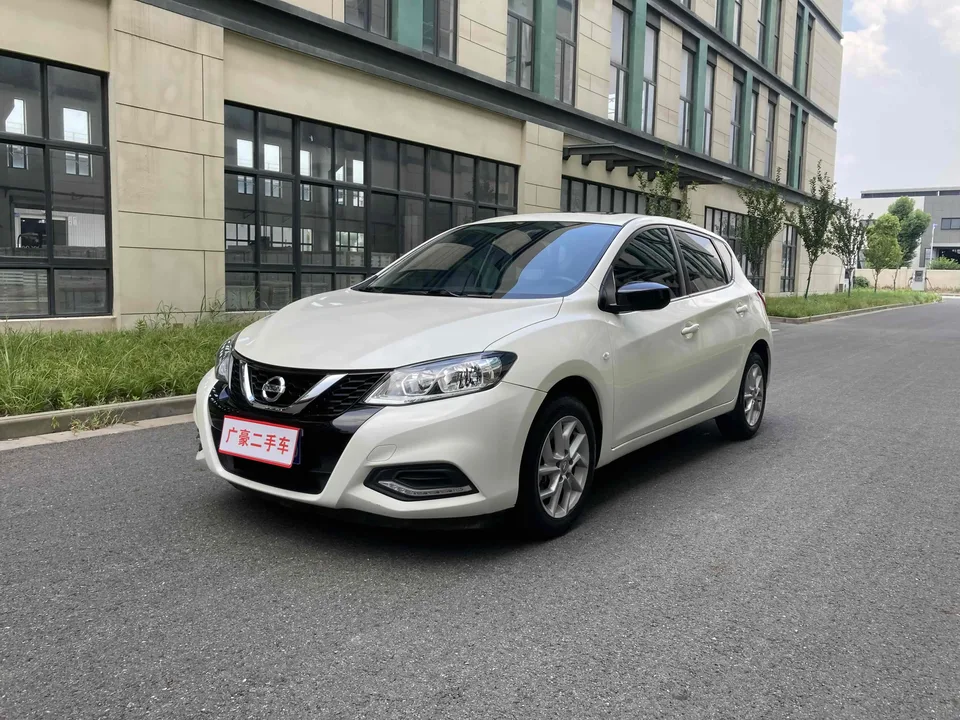 Nissan Tiida Tiida 2021 Tiida 2021 1.6L CVT Cool Edition 2022 — photo 1, buy with delivery to Moscow