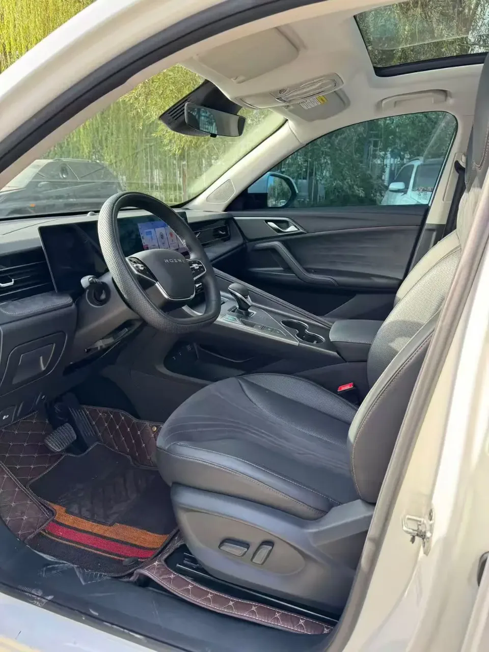 Roewe D5X DMH 135 Free Travel Edition 2024 — миниатюра 5