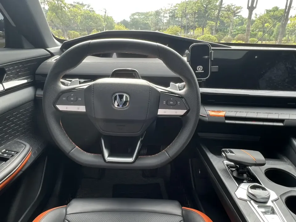 Changan UNI-V Changan UNI-V 2023 1.5T Premium 2025 — thumbnail 5