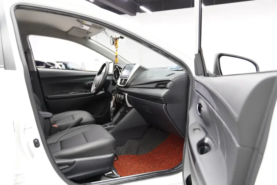Toyota Yaris L YARiS L Zhixuan 2022 Zhixuan X 1.5L CVT leading PLUS version 2022 — миниатюра 3