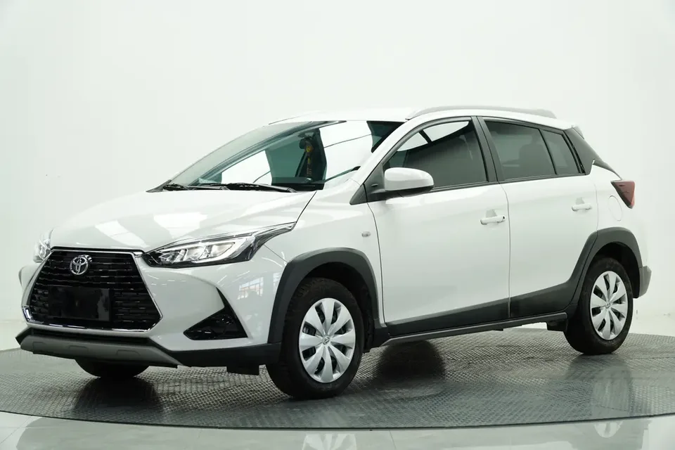 Toyota Yaris L 2022