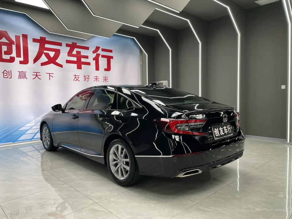 Honda Accord Accord 2022 260TURBO Deluxe Edition 2023 — миниатюра 4