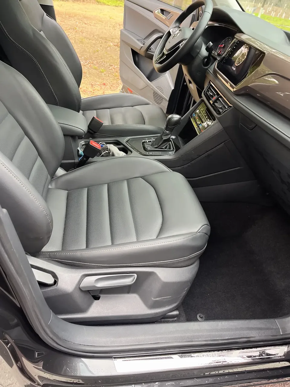 Volkswagen Tharu Tharu 2021 2021 Tuyue 280TSI 2WD Luxury Edition 2022 — thumbnail 4